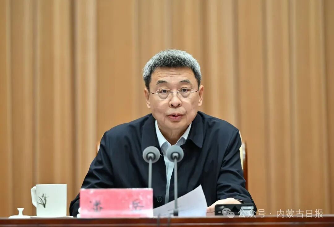5月29日，二十届中央委员、十四届全国政协文化文史和学习委员会副主任潘岳作辅导讲座。草原云记者 马建兵 摄